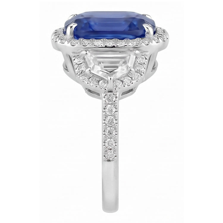 Bague Diamant Coussin Saphir Pavé Style Trois Pierres 5.50 Carats