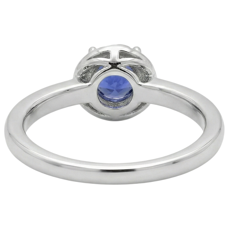 naturel round tanzanite 2.25carats bague sur blanc