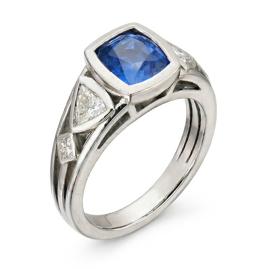 Bague Diamant Naturels Extraits des Mines ( et non cultivés en laboratoire ) 2.50 Carats Lunette Ronde Saphir & Trillion. Taille Princesse