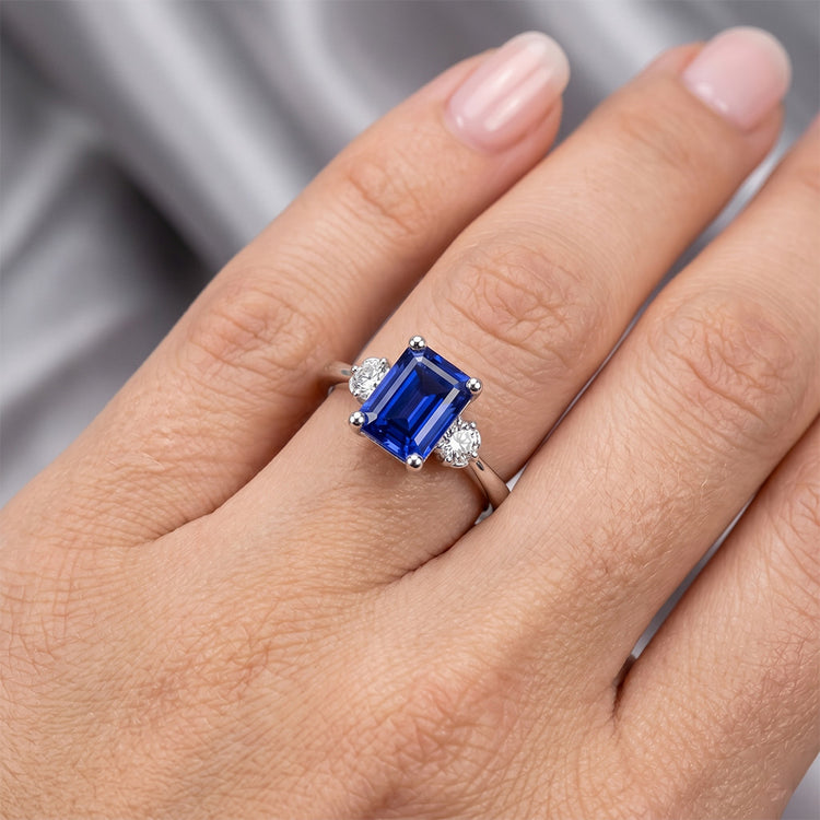 Bague Diamant Naturels Extraits des Mines ( et non cultivés en laboratoire ) Saphir Taille émeraude 3 Carats