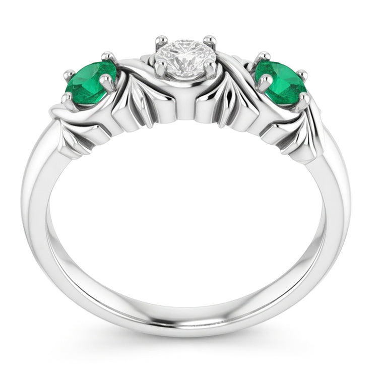 Bague Diamant Naturels Extraits des Mines ( et non cultivés en laboratoire ) Trois Pierres Style Antique 0.60 Carats Emeraude