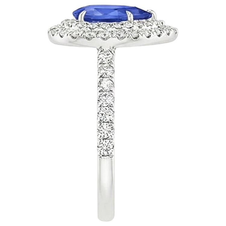 naturel pear diamant 4.50carats bague sur blanc