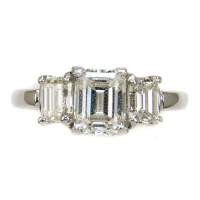 Bague En Or Blanc 1.50 Ct Avec Naturel Diamants Taille Emeraude Et Trois Pierres