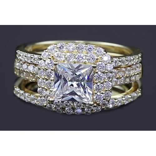 Bague En Or Jaune Halo De Naturel Diamants Taille Princesse 3 Carats