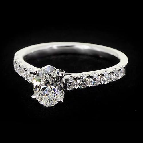 naturel oval diamant 1.75carats bague vue de face