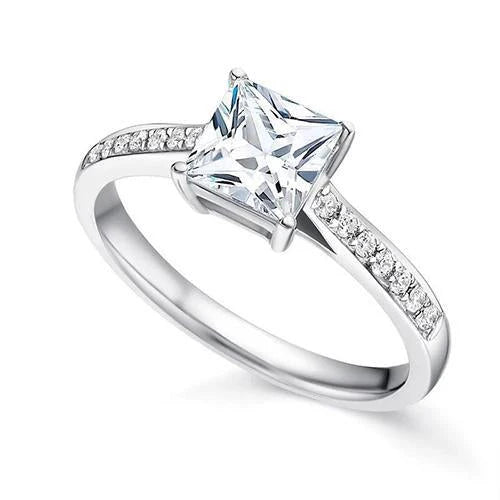 Bague En Réel Diamant Princesse De 4.10 Ct Avec Accents En Or Blanc 14K