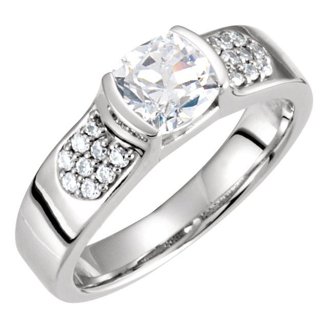Bague En Réel Diamant Rond Brillant De 1.85 Carat Avec Accents En Or Blanc 14K