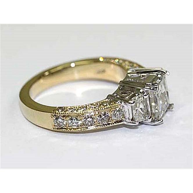 Bague En Véritable Diamant Trois Pierres De 2.75 Carats Avec Accents Bicolores 14K