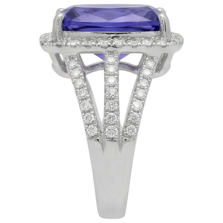 Bague Fantaisie Coussin AAA Tanzanite Et Diamants Naturels Extraits des Mines ( et non cultivés en laboratoire ) 6.55 Carats Bijoux