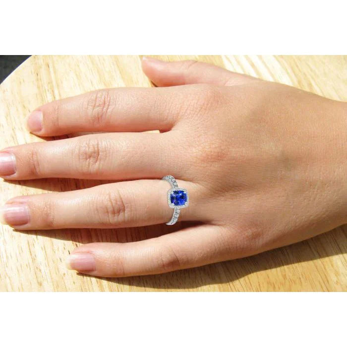 Bague Femme Taille Coussin Saphir Halo