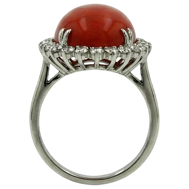 Bague Grand Corail Rouge Ovale Avec Petits Diamants Naturels Extraits des Mines ( et non cultivés en laboratoire ) Ronds 13 Ct Or Blanc 14K