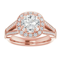 Bague Halo Coussin Naturel Diamant Taille Ancienne Ensemble 8 Griffes 7.75 Carats Tige Fendue