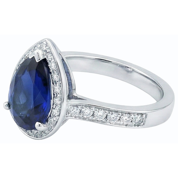 naturel pear diamant 4carats bague sur blanc