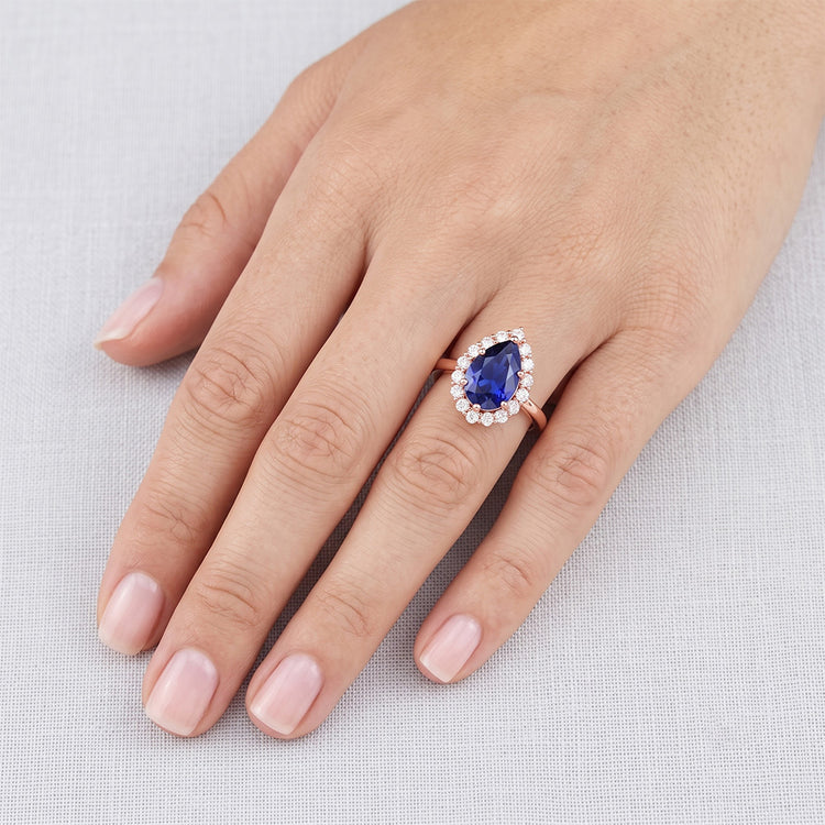 Bague Halo Or Rose Forme Poire Saphir Bleu & Diamants Naturels Extraits des Mines ( et non cultivés en laboratoire ) 3.75 Carats