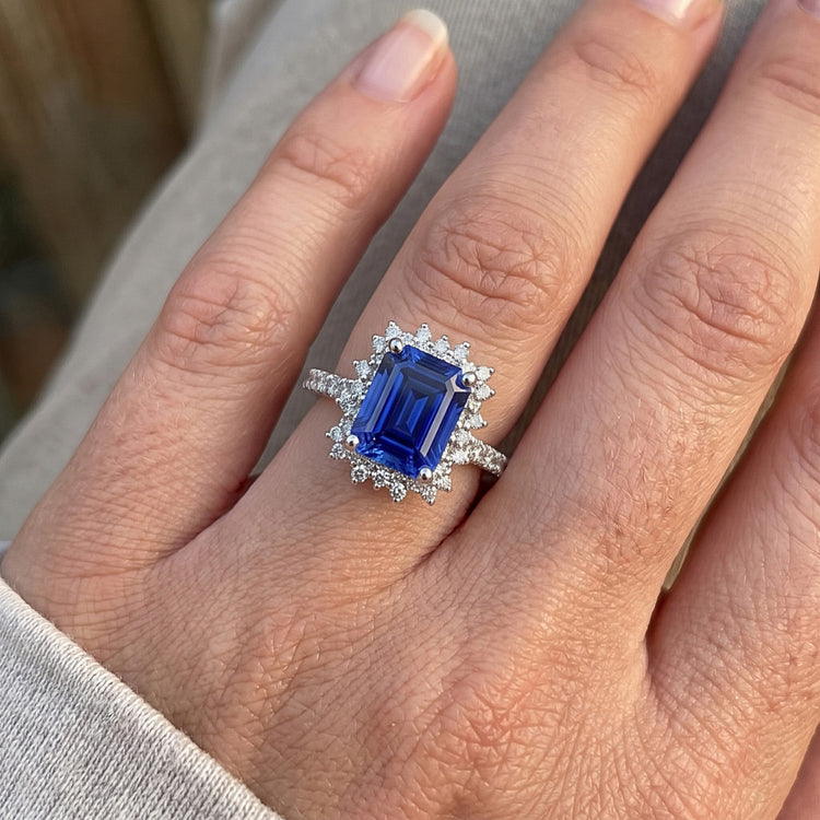 Bague Halo Style Étoile Saphir Ceylan & Diamant Naturels Extraits des Mines ( et non cultivés en laboratoire ) 4.50 Carats
