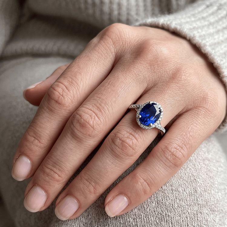 Bague Halo Twist Style Ovale Bleu Saphir & Diamants 3.75 Carats