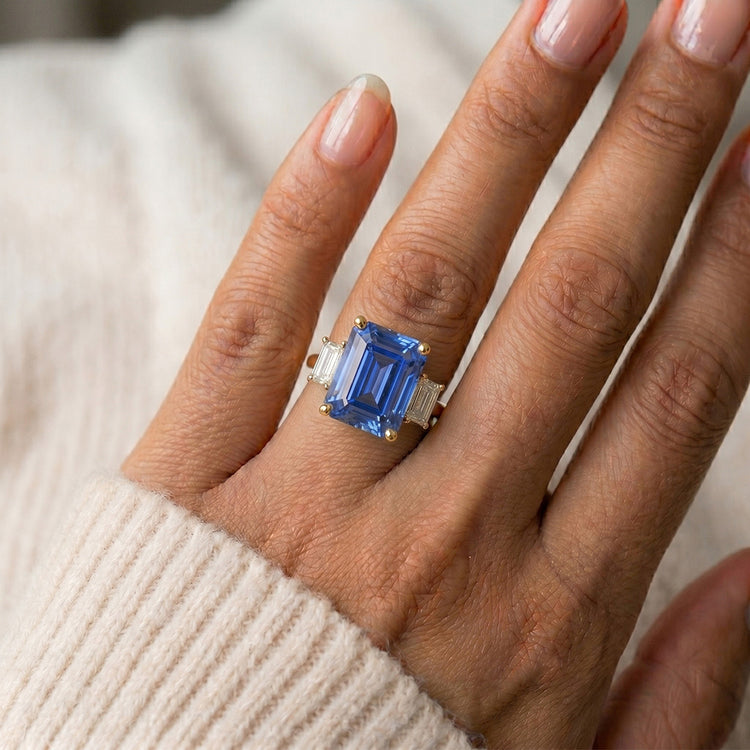 Bague Or Jaune 3 Pierres Saphir Bleu & Diamant Naturels Extraits des Mines ( et non cultivés en laboratoire ) 9 Carats