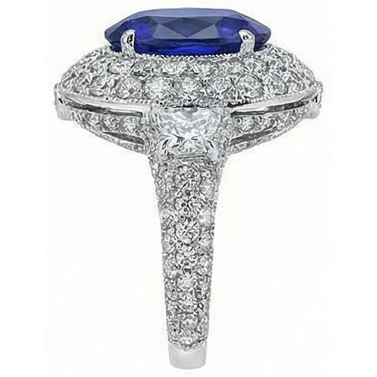 Bague Ovale Tanzanite 6.01 Ct Et Diamants Naturels Extraits des Mines ( et non cultivés en laboratoire ) Or Blanc 14K
