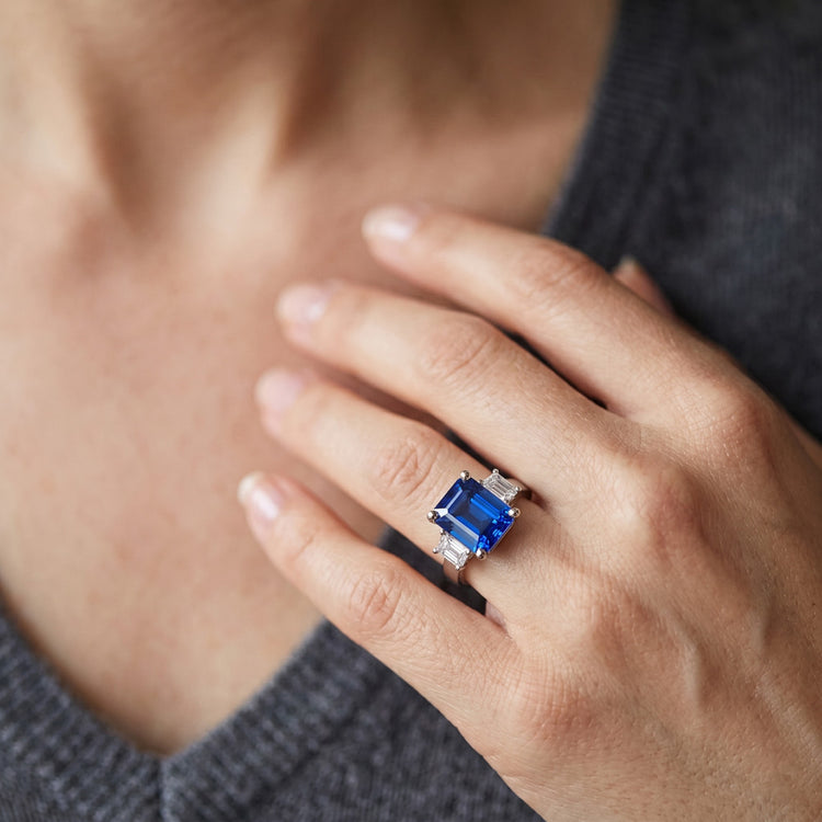 Bague Radiant 3 Pierres Saphir Bleu & Diamants Princesse 3 Carats