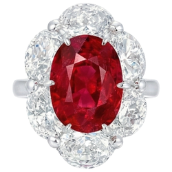 Bague Rubis Ovale 3.60 Ct Avec Diamants Naturels Extraits des Mines ( et non cultivés en laboratoire ) Ovales Nouveau