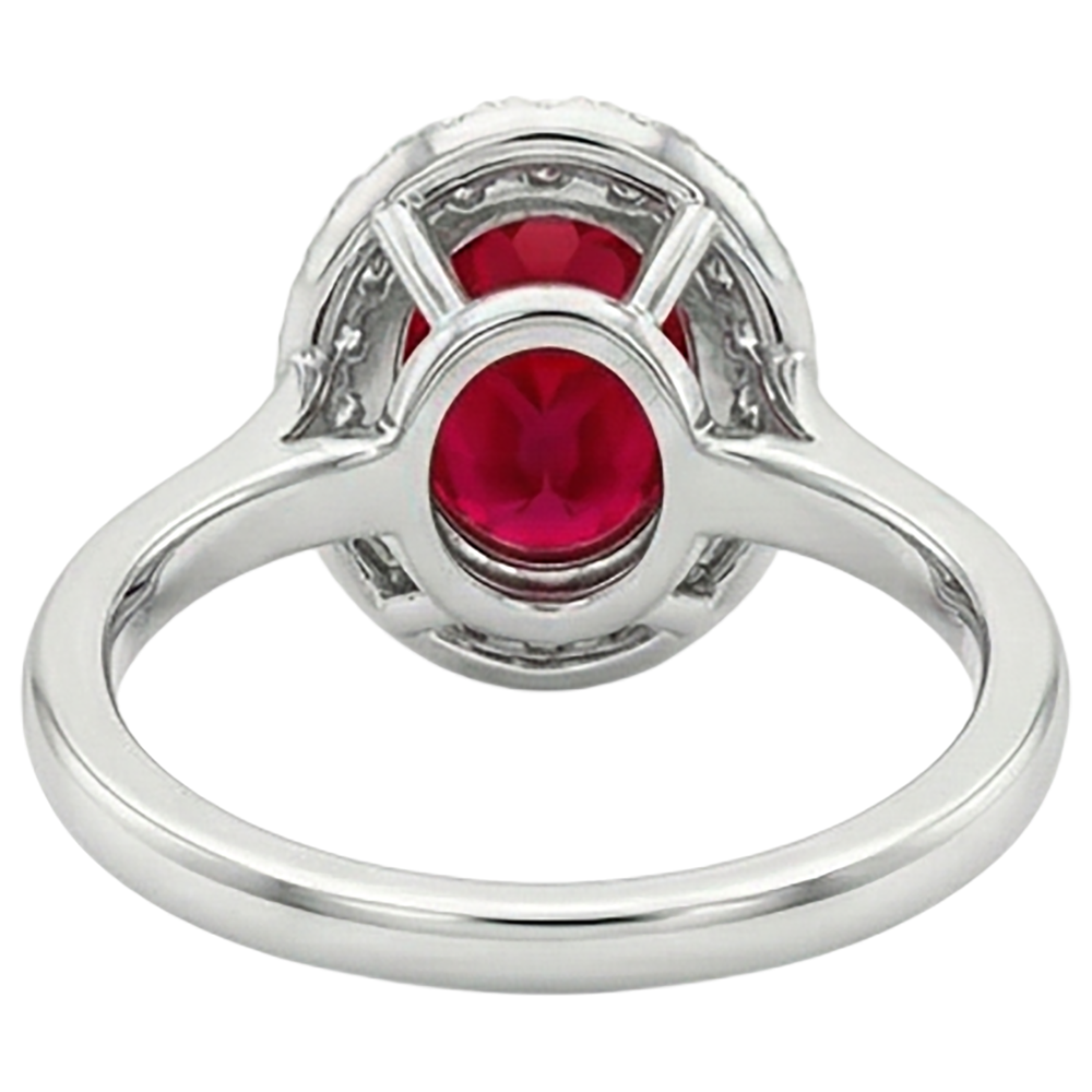 naturel oval rubis 3.75carats bague sur blanc