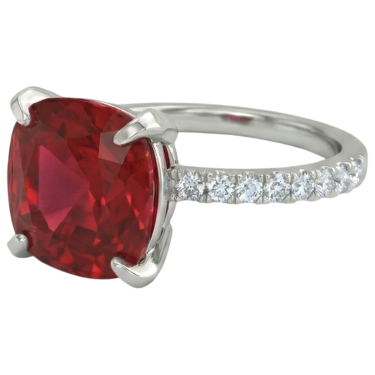 Bague Rubis Rouge Avec Diamants Naturels Extraits des Mines ( et non cultivés en laboratoire ) 4.25 Carats Or Blanc 14K