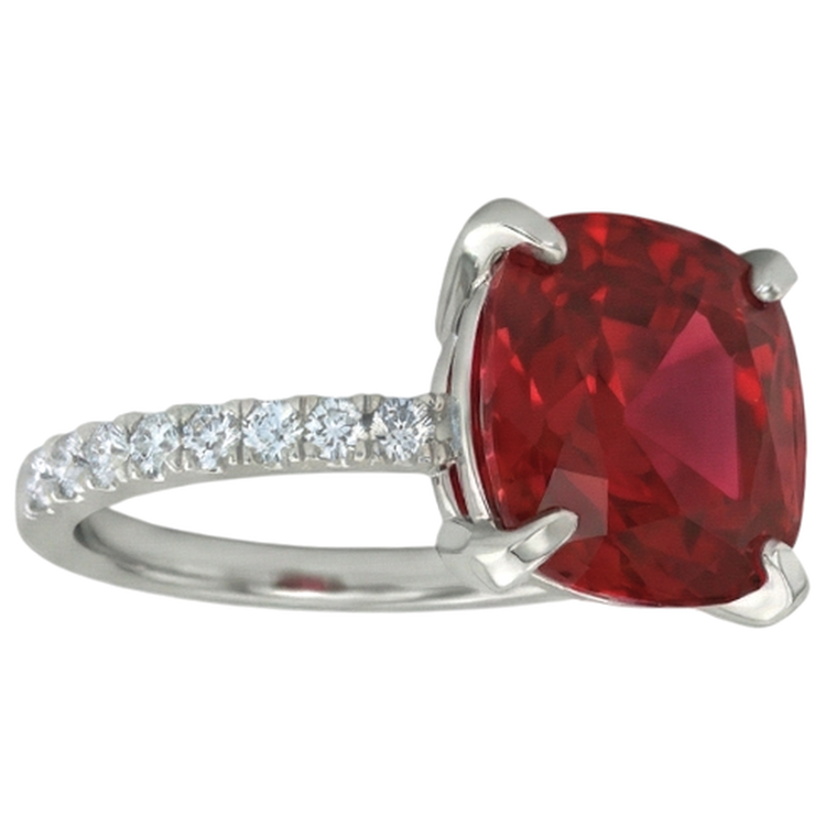 Bague Rubis Rouge Avec Diamants Naturels Extraits des Mines ( et non cultivés en laboratoire ) 4.25 Carats Or Blanc 14K
