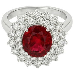 Bague Rubis Taille Ovale 6.25 Ct Avec Diamants Or Blanc 14K