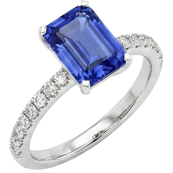 Bague Saphir Bleu 8 Carats Avec Diamants Naturels Extraits des Mines ( et non cultivés en laboratoire )