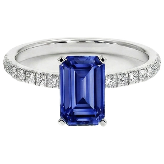 Bague Saphir Bleu 8 Carats Avec Diamants Naturels Extraits des Mines ( et non cultivés en laboratoire )