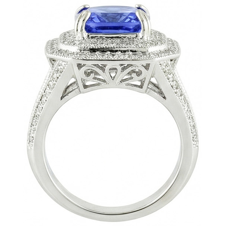 Bague Saphir Bleu Avec Halo De Diamants Naturels Extraits des Mines ( et non cultivés en laboratoire )