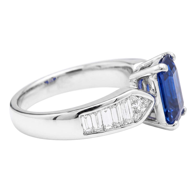 Bague Saphir Bleu Pierres Précieuses Trillion & Baguettes Accentués 3.50 Carats
