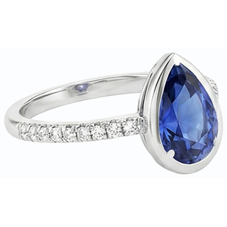 Bague Saphir Bleu Serti Clos & Diamants 3.50 Carats