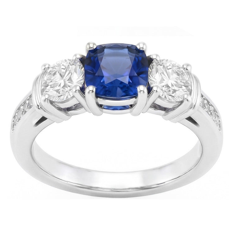 Bague Saphir Coussin Pierres Précieuses Or 2.50 Carats 3 Diamants Style Pierre