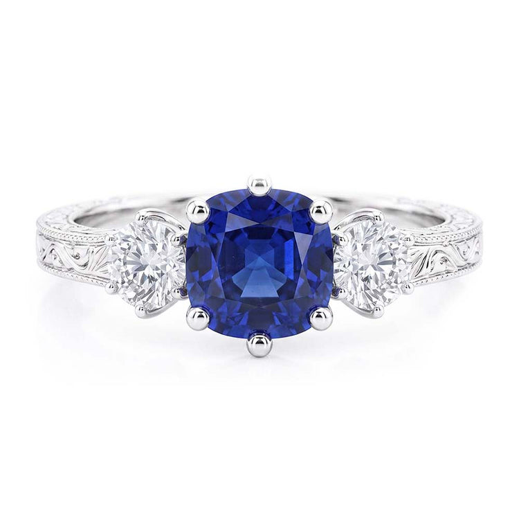 Bague Saphir Coussin Trois Pierres Style Antique Diamants 2.50 Carats