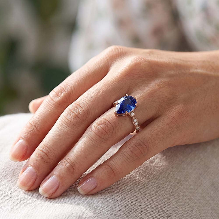 Bague Saphir Or Rose Style Vintage Poire & Diamants Ronds 4 Carats