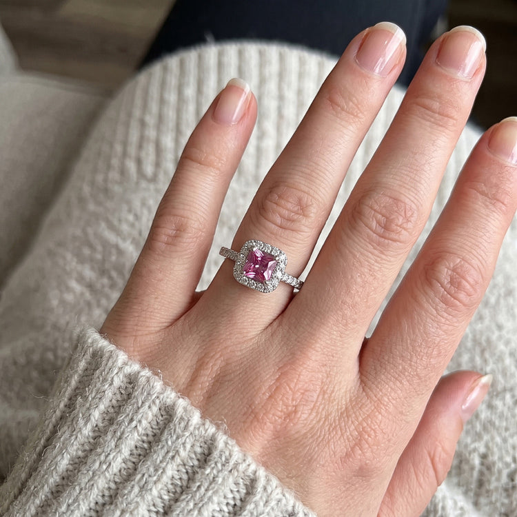 Bague Saphir Rose 2 Ct Et Diamant Naturels Extraits des Mines ( et non cultivés en laboratoire ) Or Blanc 14K