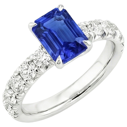 Bague Sertissage Pavé de Diamants Naturels Extraits des Mines ( et non cultivés en laboratoire ) Emeraude Saphir de Ceylan 5 Carats