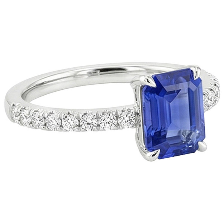 naturel diamant 4.50carats bague sur blanc