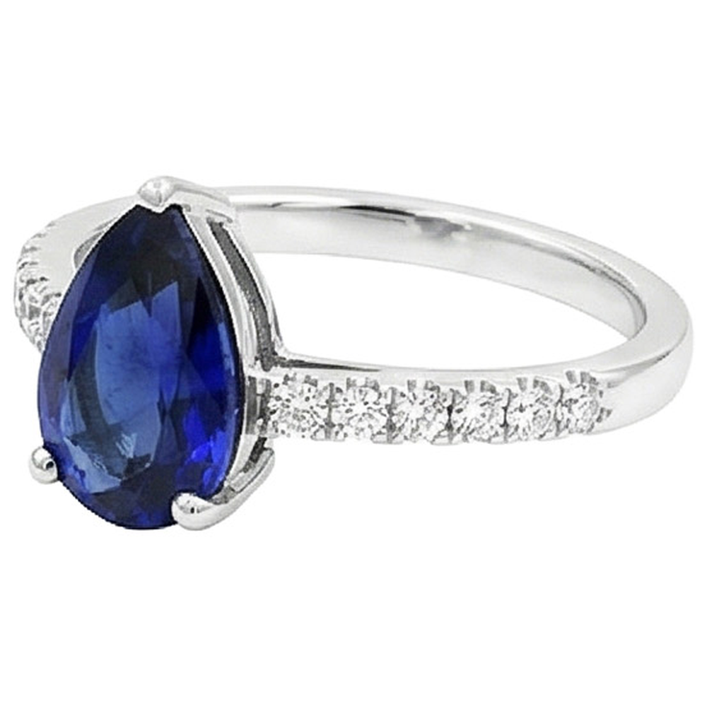 naturel pear diamant 2.50carats bague sur blanc