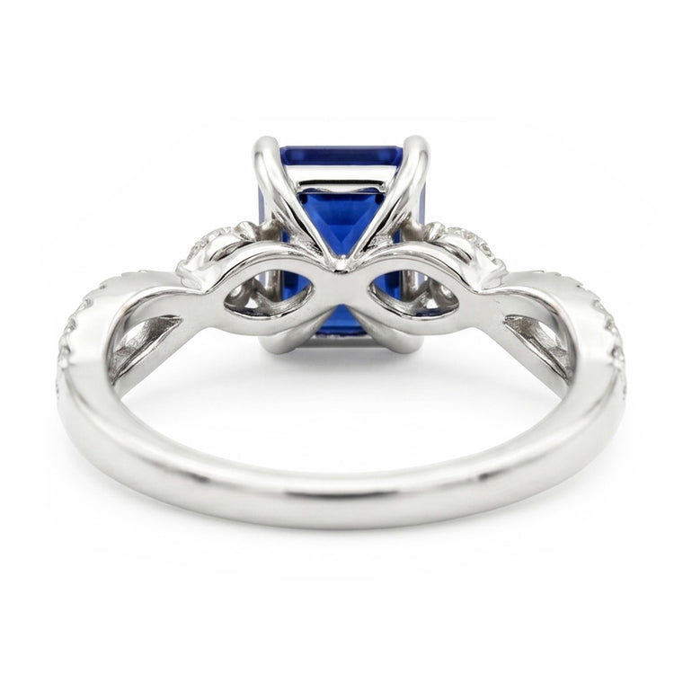 Bague Solitaire Avec Accents Diamants Naturels Extraits des Mines ( et non cultivés en laboratoire ) Marquise & Saphir Bleu 4 Carats