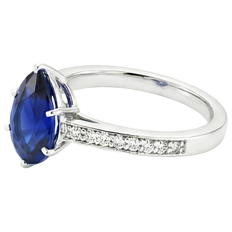 naturel pear diamant 3.50carats bague sur blanc