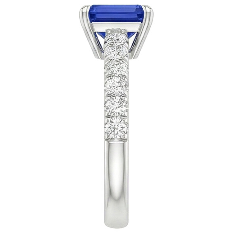 naturel diamant 4.50carats bague sur blanc