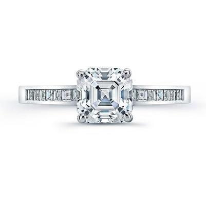 Bague Solitaire Naturel Diamant Etincelant De 3.40 Carats Taille Asscher Avec Accents