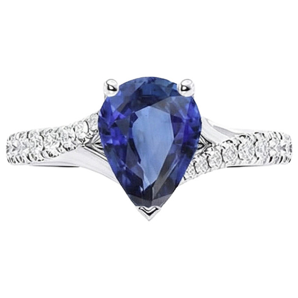 naturel pear diamant 4carats bague sur blanc