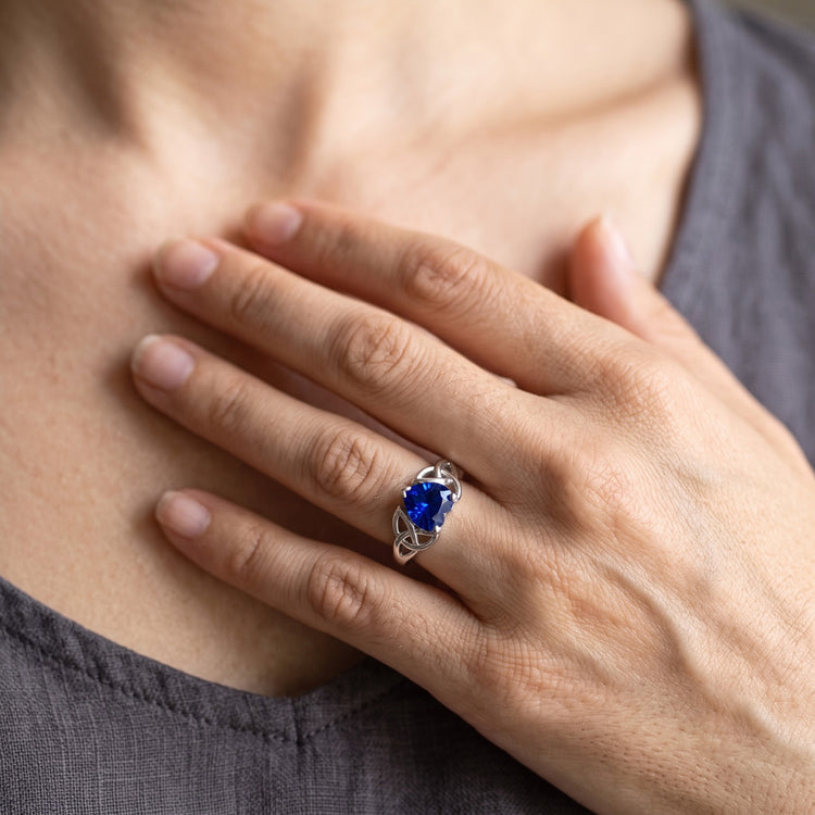 Bague Solitaire Taille Coeur Style Vintage Saphir Sri Lankais 2 Carats