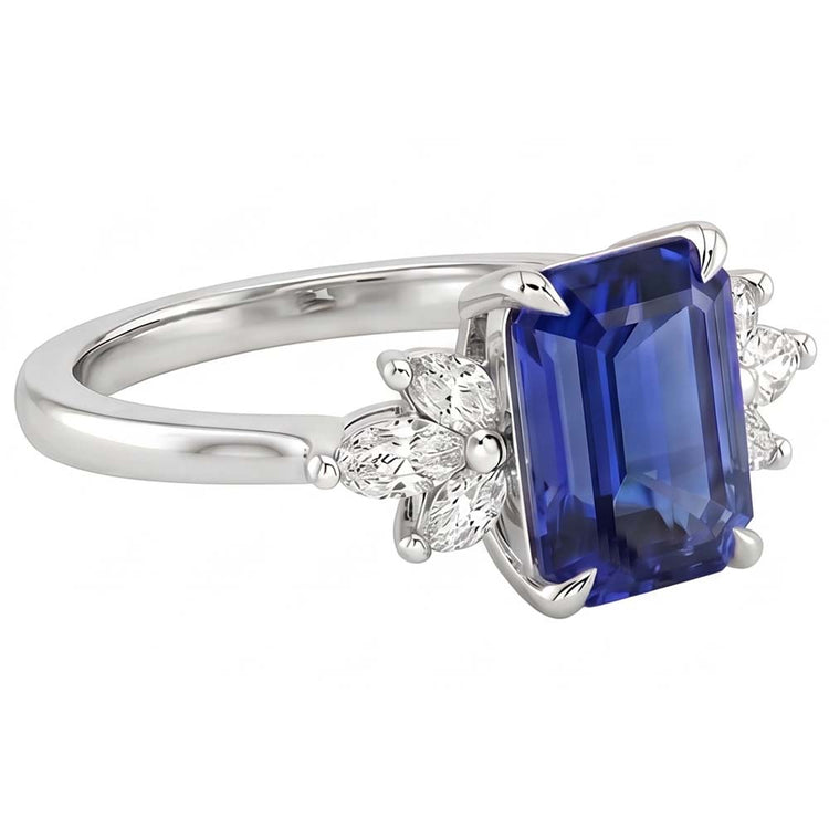 Bague Solitaire avec Accents Saphir du Sri Lanka & Pierre de Poire 4 Carats