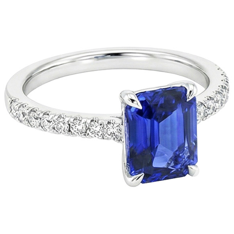 Bague Solitaire émeraude avec Accents Saphir Bleu & Diamant Naturels Extraits des Mines ( et non cultivés en laboratoire ) 4 Carats