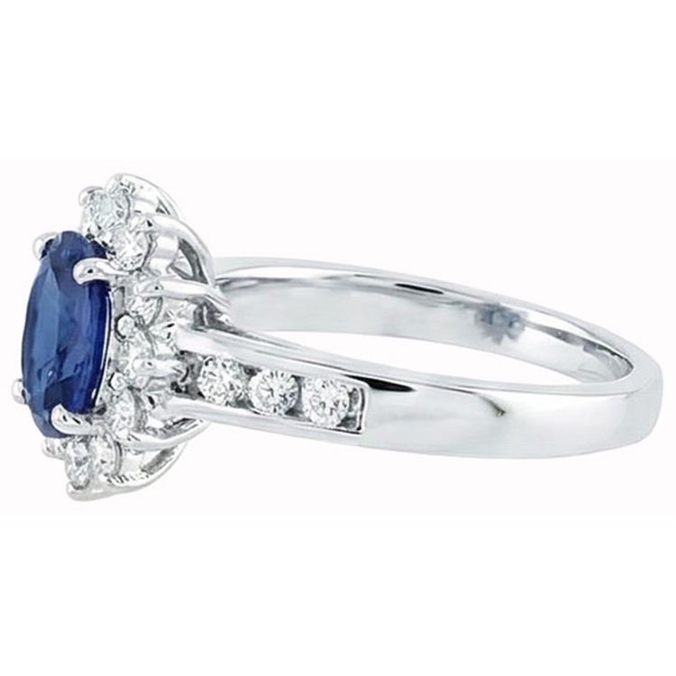 Bague Taille Ronde Saphir Et Diamants Naturels Extraits des Mines ( et non cultivés en laboratoire ) Sri Lanka Or Blanc 3.80 Ct