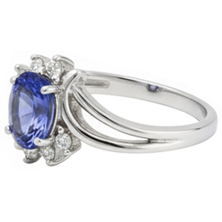 Bague Tanzanite Ovale Style Antique Diamants Naturels Extraits des Mines ( et non cultivés en laboratoire ) 2.05 Carats Or Blanc